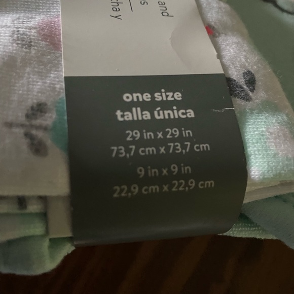 Child of Mine hooded towel and 3 wash cloth - Picture 4 of 4